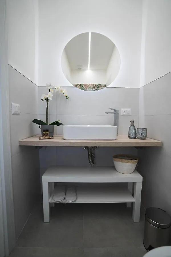 Arco Alto Rooms Bari 0*,  Italy