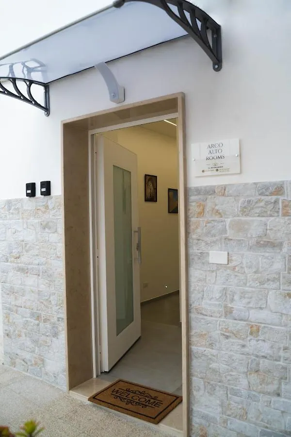 Arco Alto Rooms Bari Italy