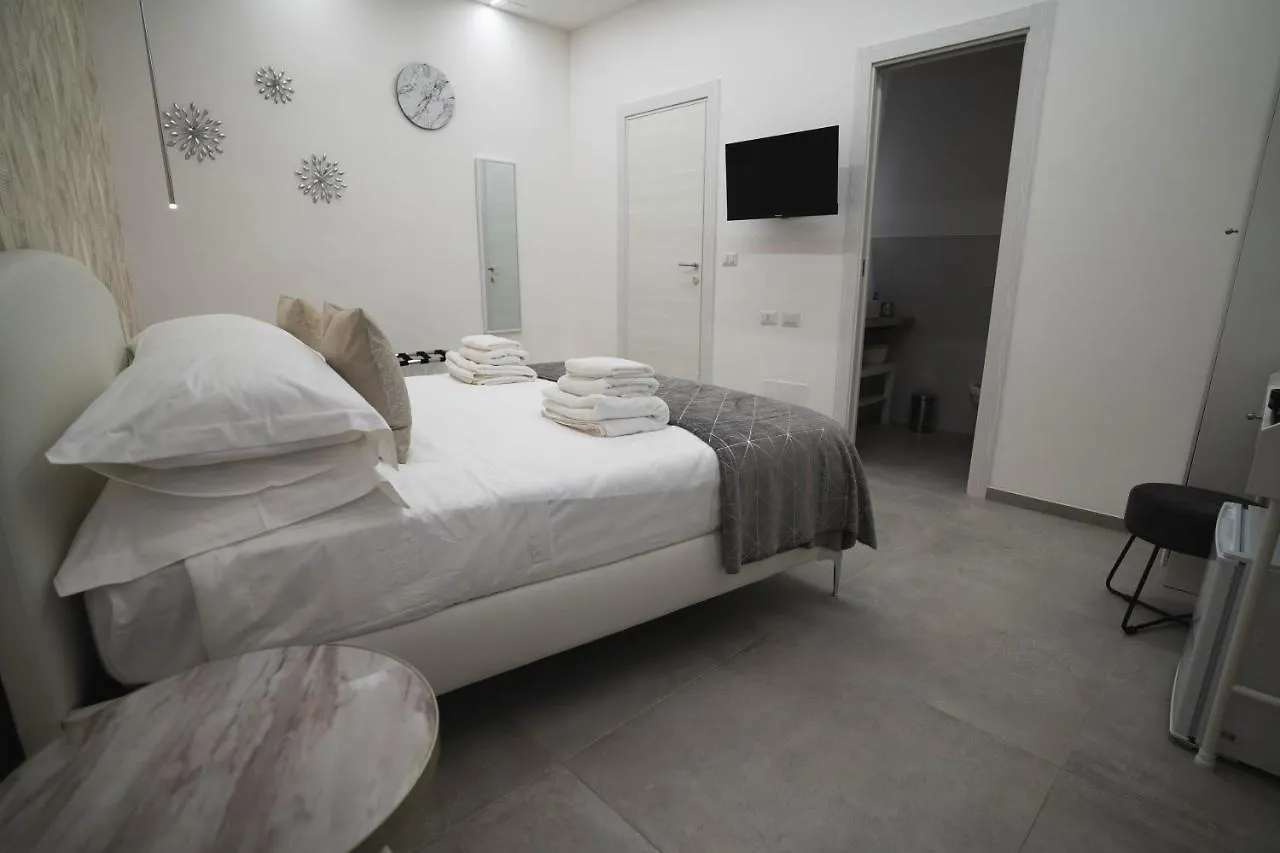 Arco Alto Rooms Bari Italy